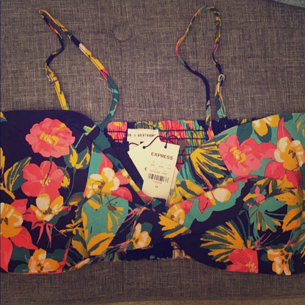 NWT Express Rocky Barnes floral crop top. - Picture 1 of 5